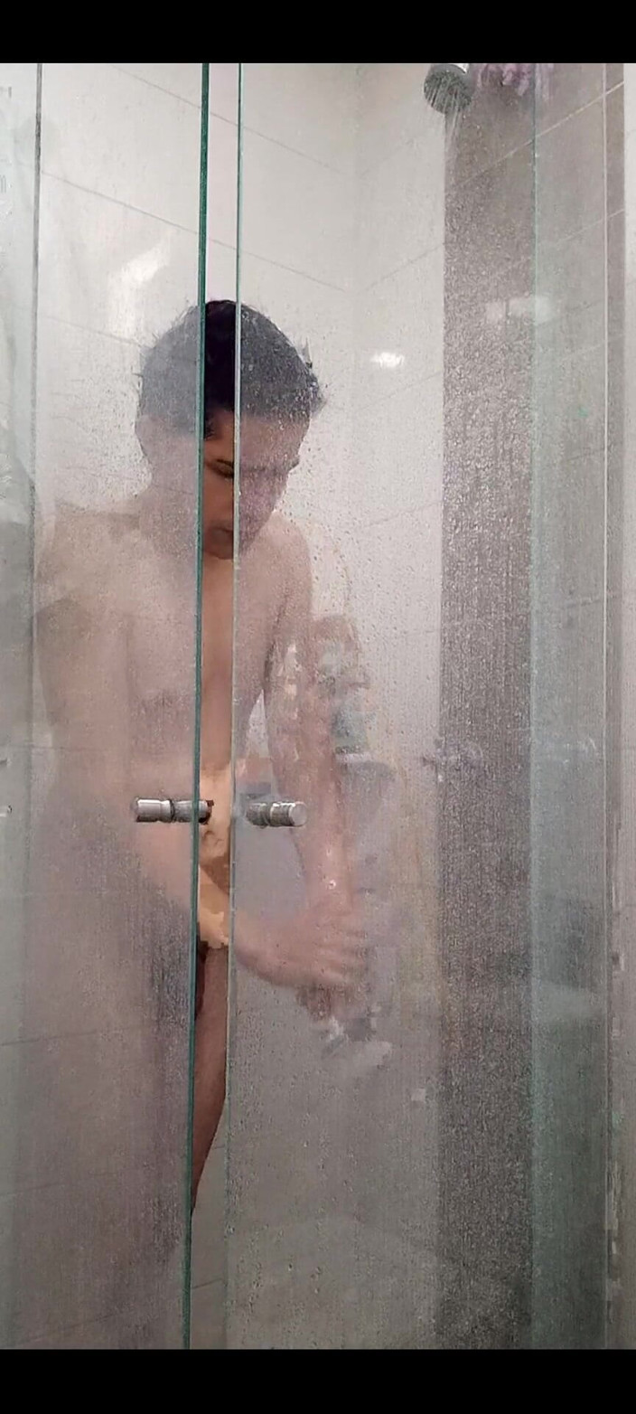 Diego_latinboy: Jerking in the Bathroom