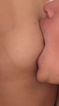 คูล สาวไซซี่ยอมให้รูหีโดนขย่มสุดขีด พร้อมเลียหัวนมและนวดต้นขา