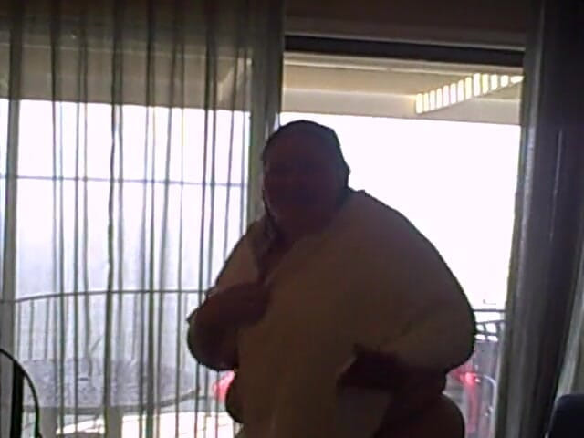 BBW nurse Vicki adventures with friends: Angie ma nago czkawkę