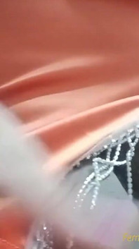 Tarian seksi melancap dan pancutan mani