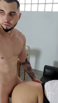 18-jarige Aziatische Thaise tiener eerste anale casting dikke chuby creampie