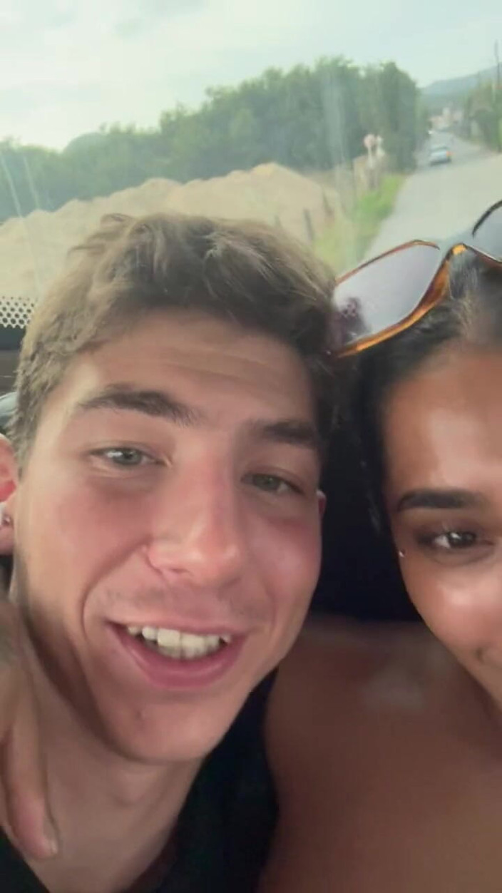 Yasmina and Brady: Istri Saya Memberi Saya Blowjob Luar Biasa Di Bus- Yasmina...