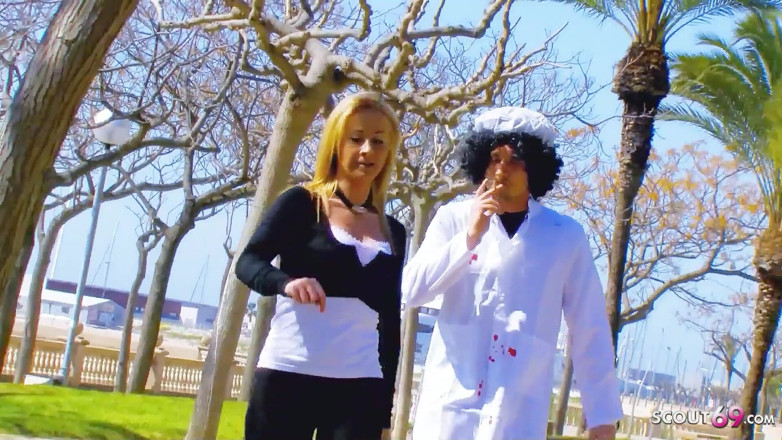 Full porn collection: La dottoressa e l'infermiera sexy Angelina prendono un uomo e...
