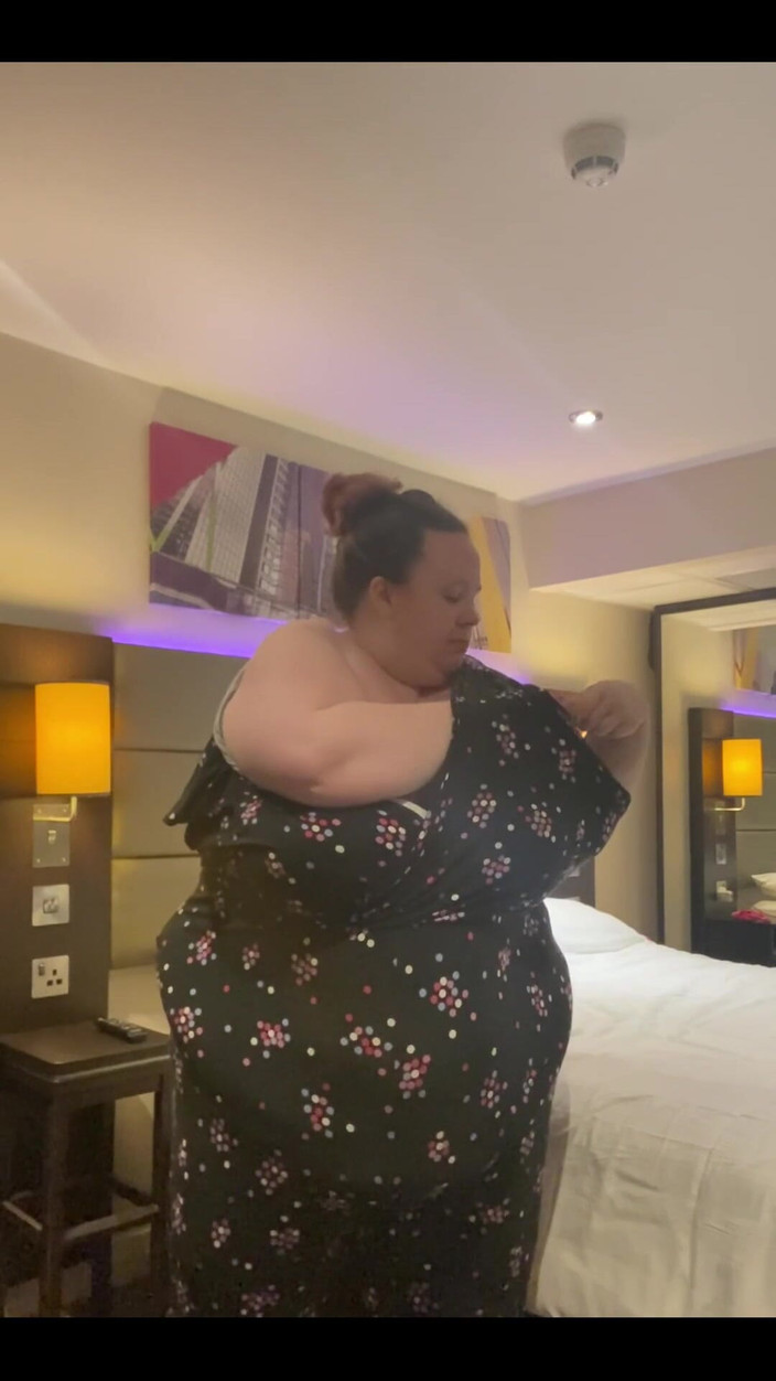 Ivy gold: Brunette SSBBW