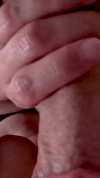 Assista me saborear cada gota - minha boca transbordando de porra quente