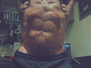 Rogan Richards: Muscle Kitchen Flexing with Rogan