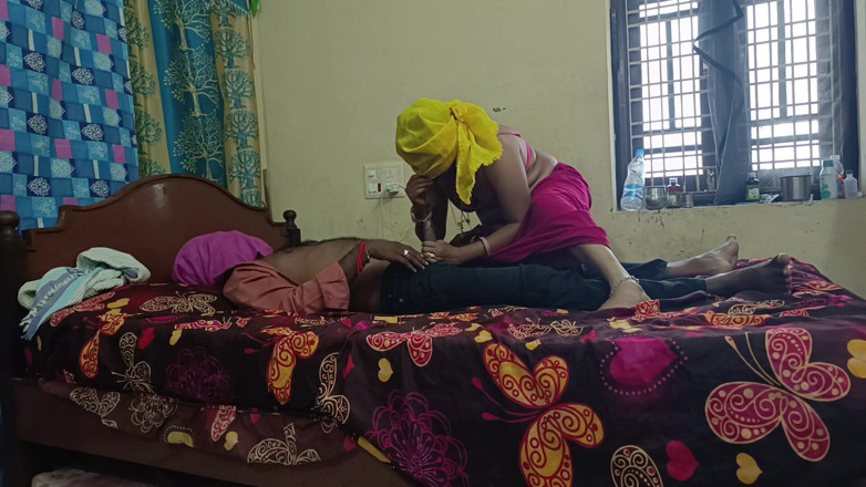 Desigirlsiri: Desi matrigna cazzo duro con figliastro completo romanticismo telugu audio...