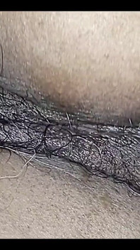 La mia figa pelosa ha fame