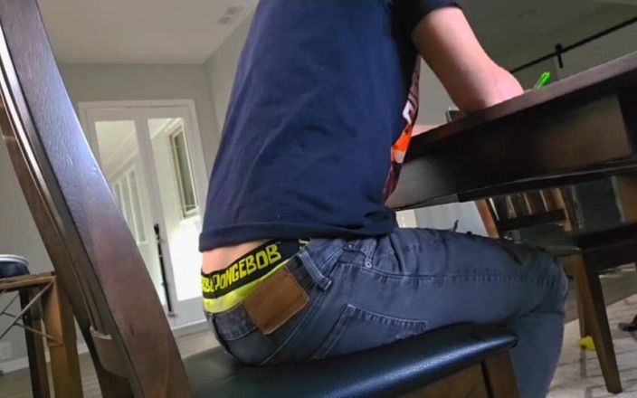 Kinkytwinkpamps: Cody Fudges His Pants in Class