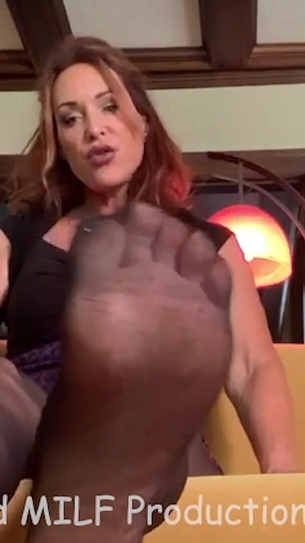 Step-mother's Foot Freak (Rachel Steele)