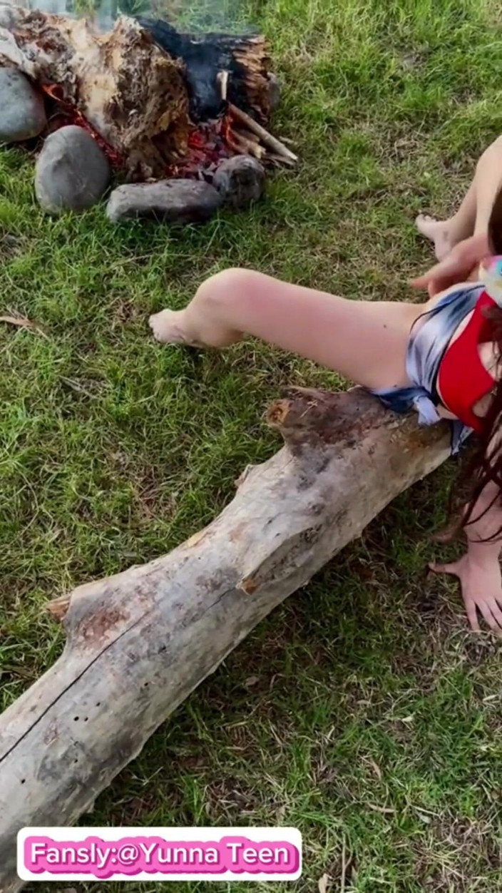 Yunna Teen: I Walk Without Panties in Nature. and I Jerk off...