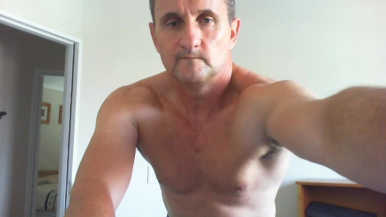 Hunggaystudza: Pozând, prelucrându-mă și masturbându-mă