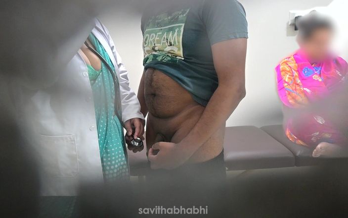 savithabhabhi: Médico indio divirtiéndose con un paciente mientras otro paciente se...