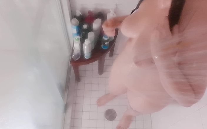 Always Fun No Pants: MILF teściowa pod prysznicem przed datą