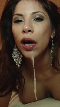 Latina milf scopata in collant e scopata in faccia