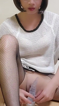 Crăciun Fericit! Folosește un vibrator pentru sex anal, sper că mă poți fute tare