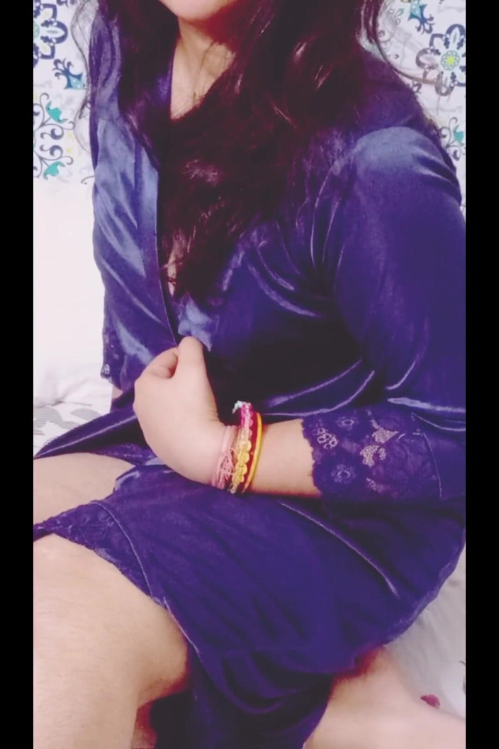 Sex bird: Сводный брат застукал сводную сестру за просмотром порно, а затем жестко трахнул ее