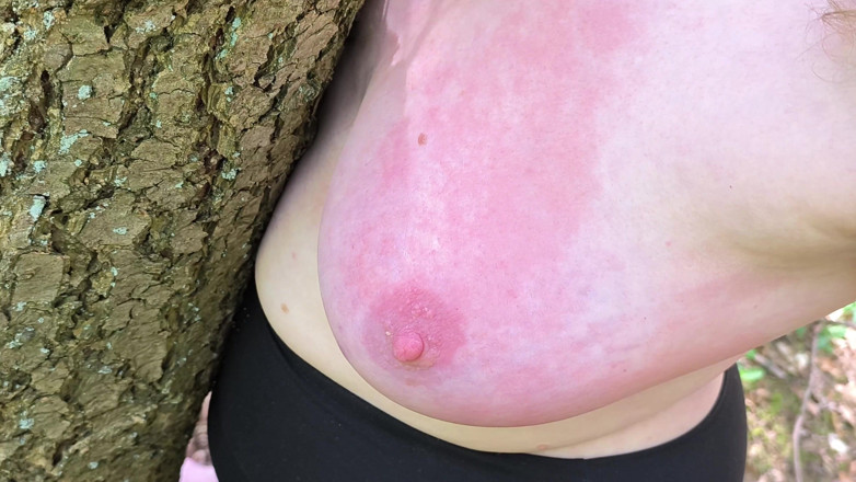Bouncy Tits Action: Tieten happy hour in het bos