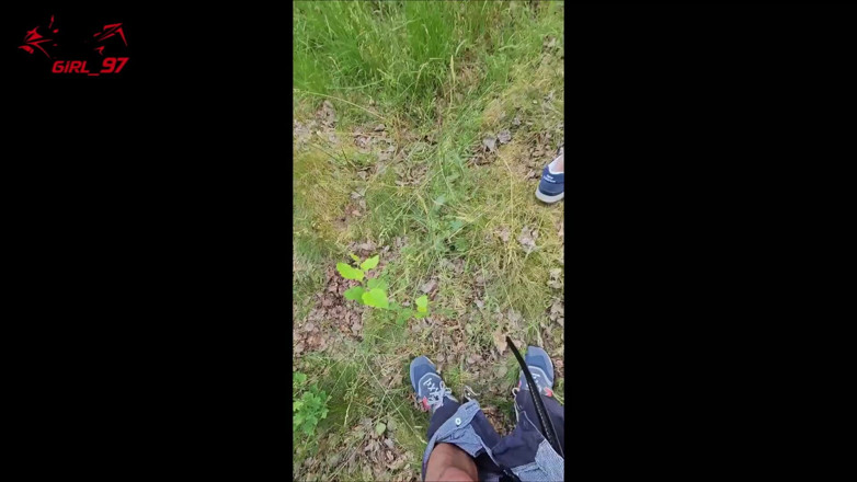 Bikergirl_97: Збуджений трах на відкритому повітрі в полі з величезним камшотом на обличчя