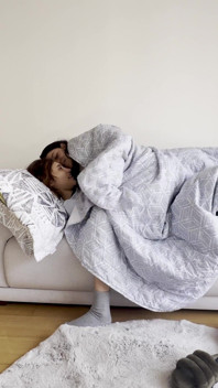 Ich habe sex mit der frau meines stiefbruders, während er im wohnzimmer seines hauses ist