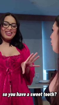 Mari Baianinha in California TV's Capital Sin