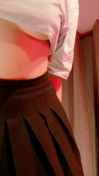 My Cute Girlfriend Sends Me a POV of Her Nice Natural Breasts and Big Thighs