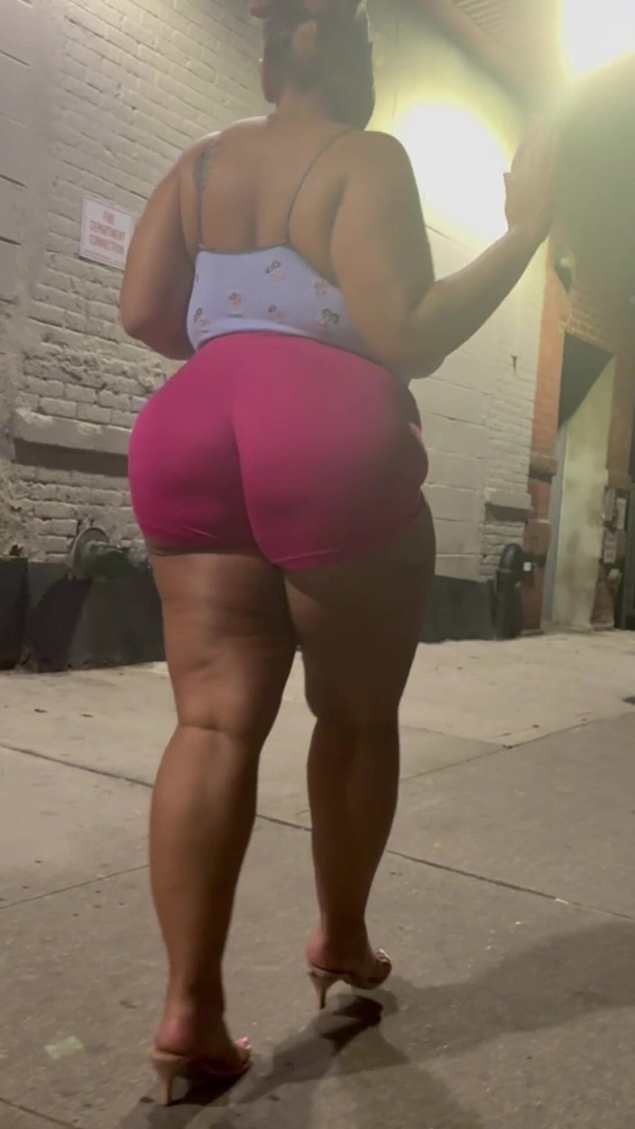 PutiLing: Taquinage de jambe - fétiche des talons hauts - BBW portoricaine à gros...