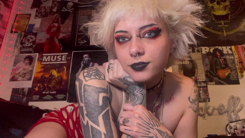 Glitterqueen1999: Зведена сестра глибоко заглотує член зведеного брата
