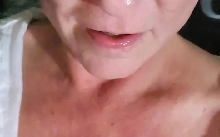 EliteLadyS: MILF Took the Big Black Dildo After Some Coaching