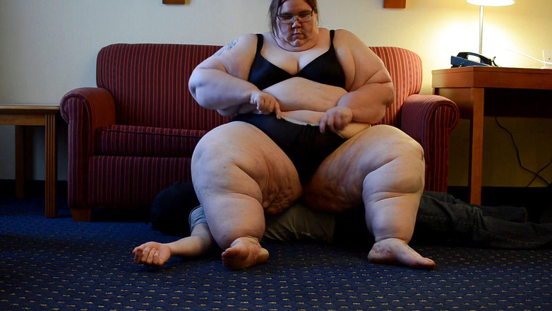 Full Weight Productions: SSBBW Savannah 그를 평평하게 만듭니다