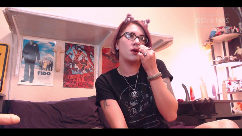 FondaDix: Bedroom Sneezes