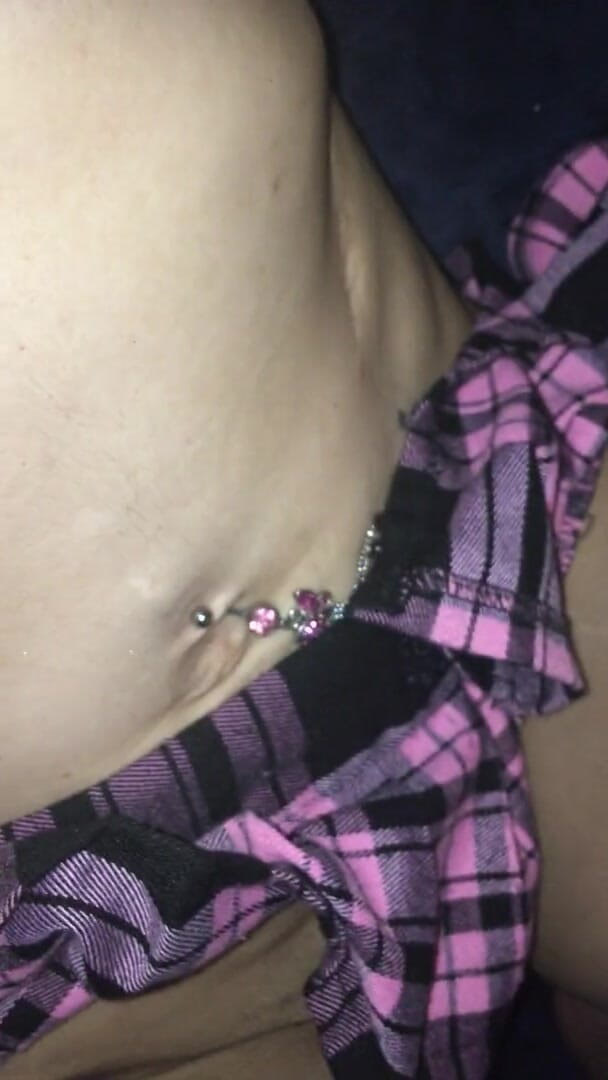 Sexee Nyung1: Horny woman shows off her pussy