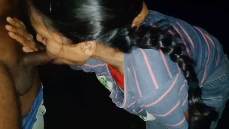 NikiRathod: Ormanda Domaltmalı Ve Oral Seks Kombinasyonu