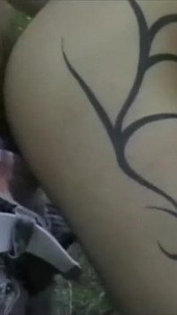 Follada por la estrella porno en el exhib de madera