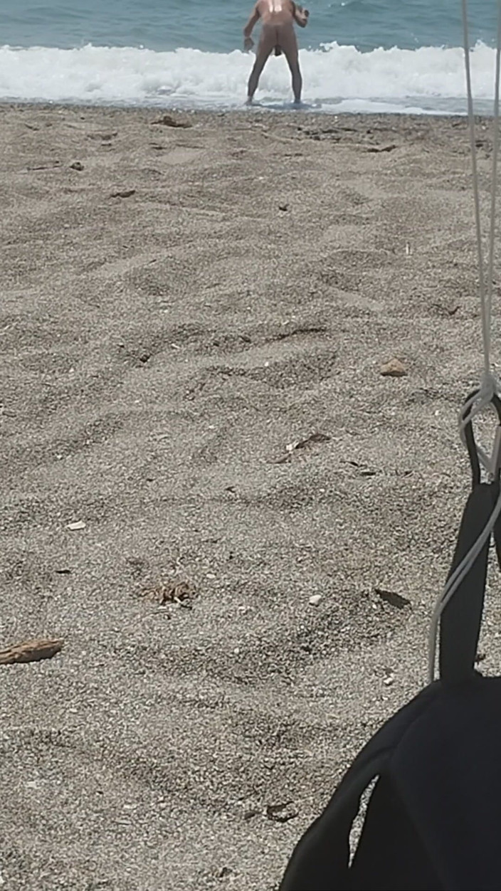 Morbosete000: Di pantai telanjang menikmati