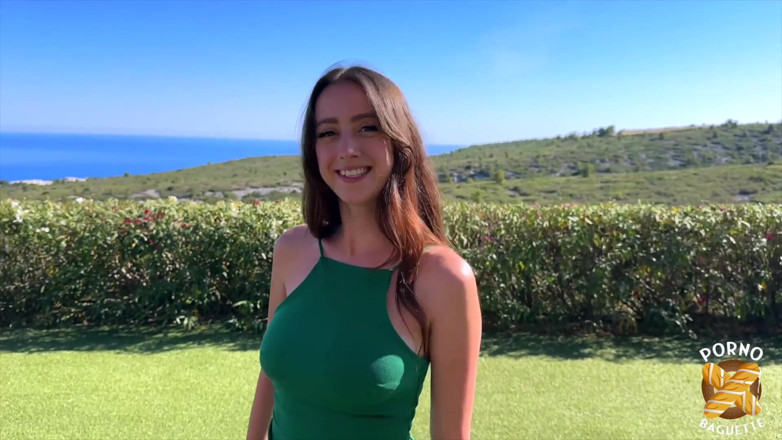 Porno Baguette: Hellolimoon, Hot Girl, Wants Two Cocks to Fuck Her