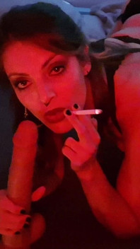 Smoking XXL Dildo Sucked