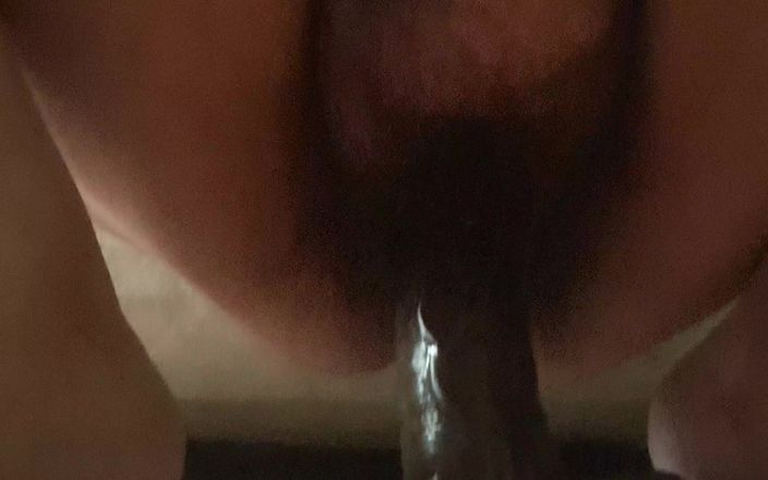 Mommy big hairy pussy: El coño peludo de una milf ansiosa