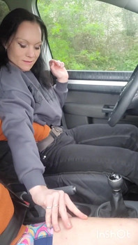 Öffentlicher agent: gestrandete biker beim Abholen - half ihm, sich mit blowjob, Auto-sex und Squirting Orga aufzuwärmen