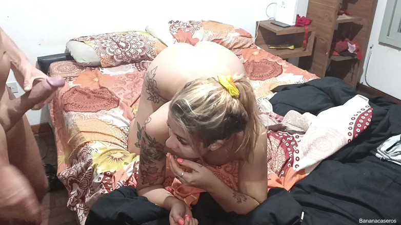 Bananacaseros: Latina kecil menikmati seks tetapi marah apabila bipolar masuk.