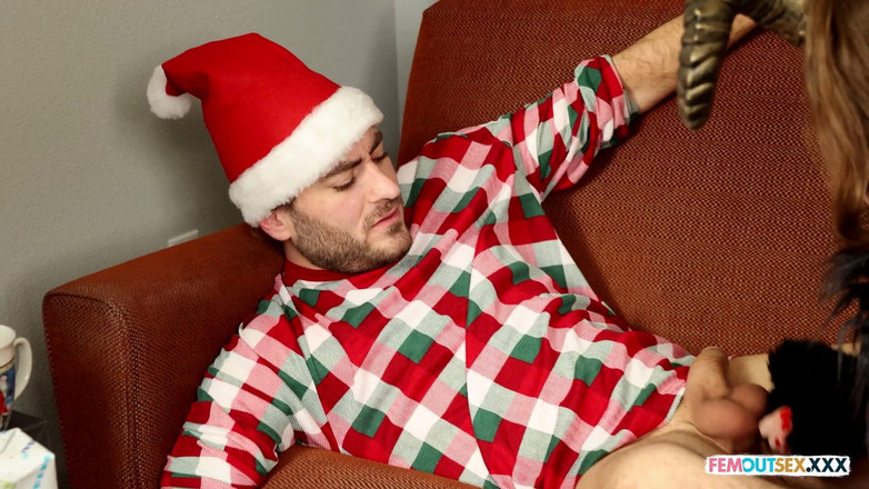 Femout.xxx: Femout XXX : la baise festive de Jill Pill