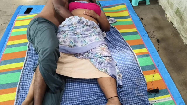 Indian IFS: Une belle-mère indienne se fait baiser par son beau-fils, partie 1
