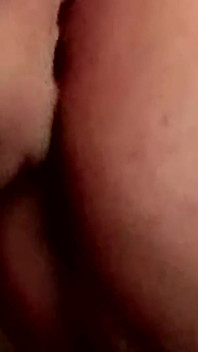 MILF blonde deepthroat zakar besar dan diregangkan pantat luas