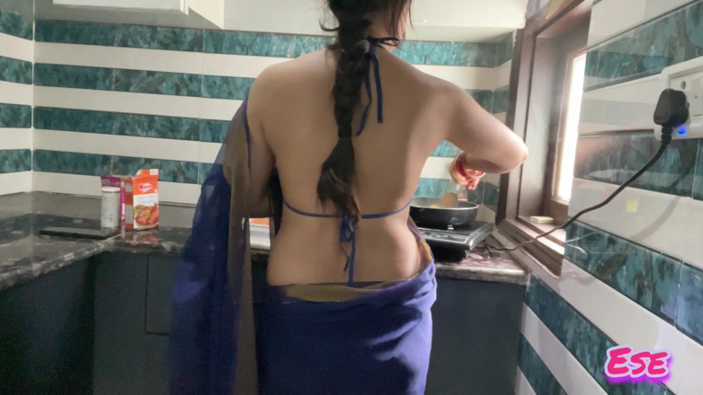 Sammy Sins: aanti ne mujhe kichan men pyar se raahat di