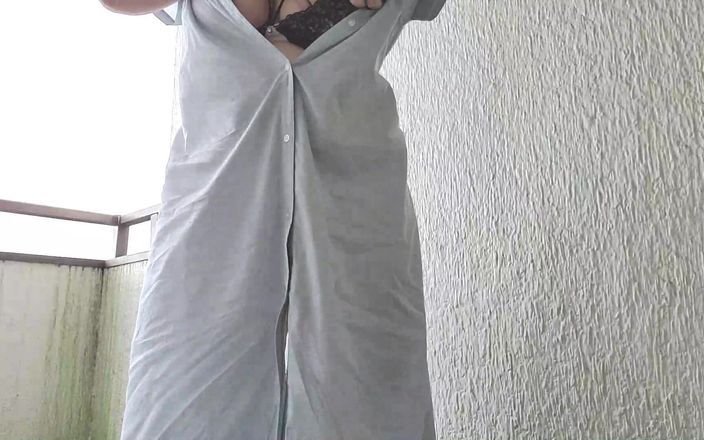 aika: Vdaná žena je vzrušená svou chůvou