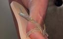 footivities: Flip Flop Pop av Ivys Feet