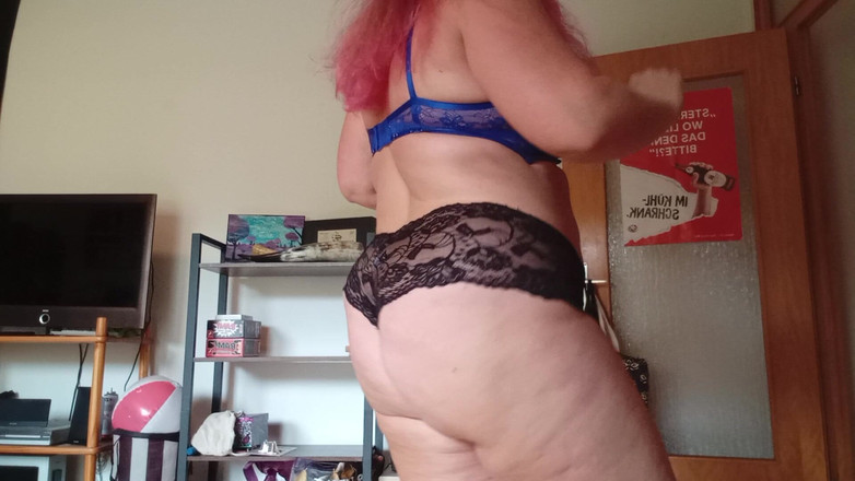 SweetChloe: Hot Dancing