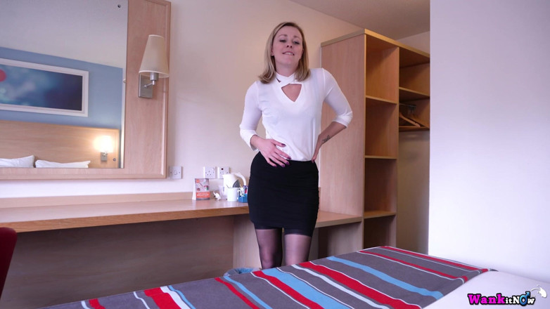Wank it Now: Lucy Lauren - Jaký boner - JOI