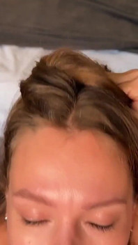 Sexe Virtuel. Ma Voisine M’a Entendu Baiser Ma Copine, Et Maintenant Elle Veut Que Je La Baise Aussi.