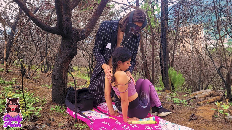Cindy Luna Petite: เย็ดในป่ากับควยใหญ่